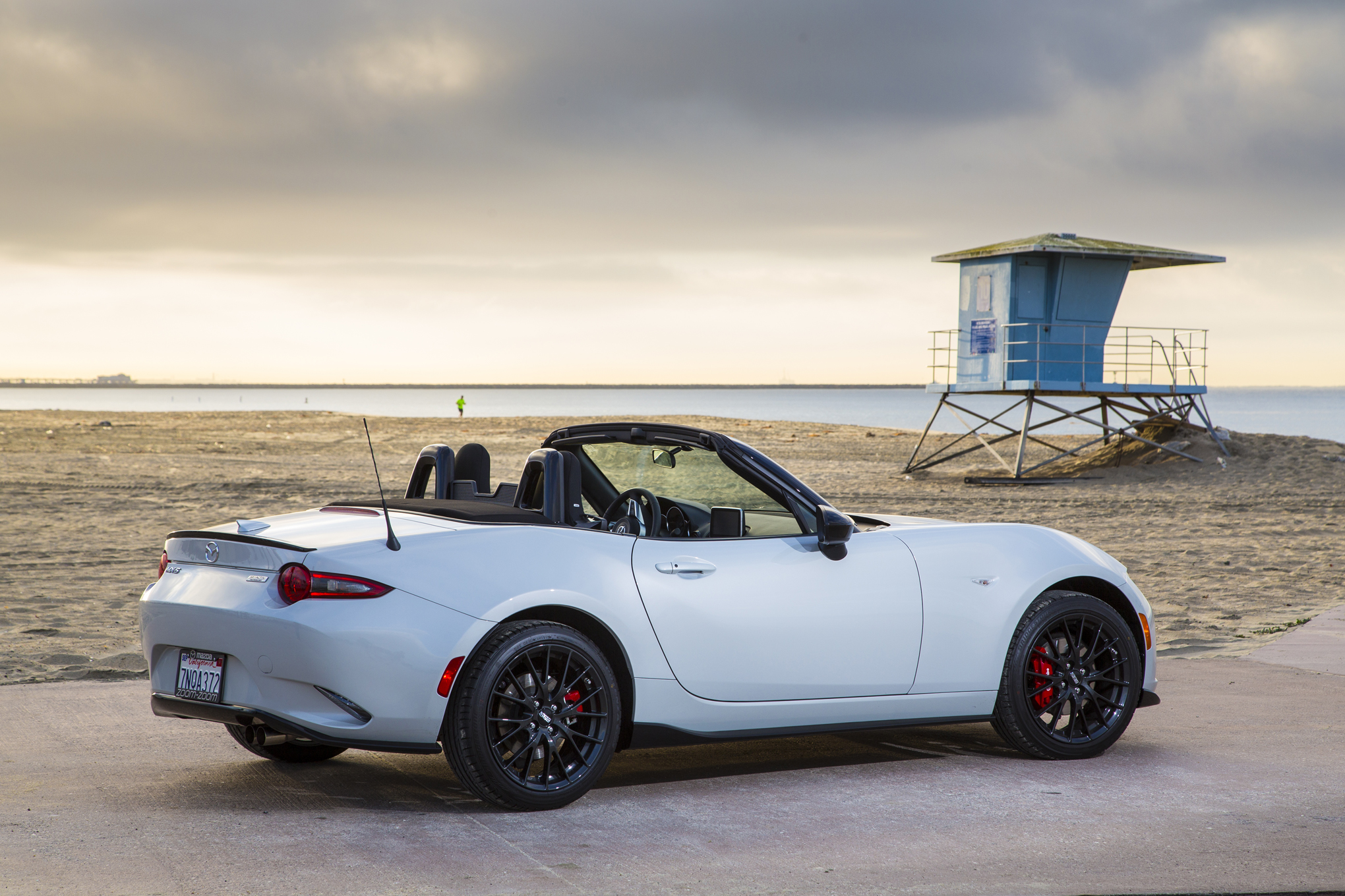 1 Million Smiles Mazda Mx 5 Miata Reaches Milestone 2016 Mazda Mx 5 Miata Club Front End Rear Side 02