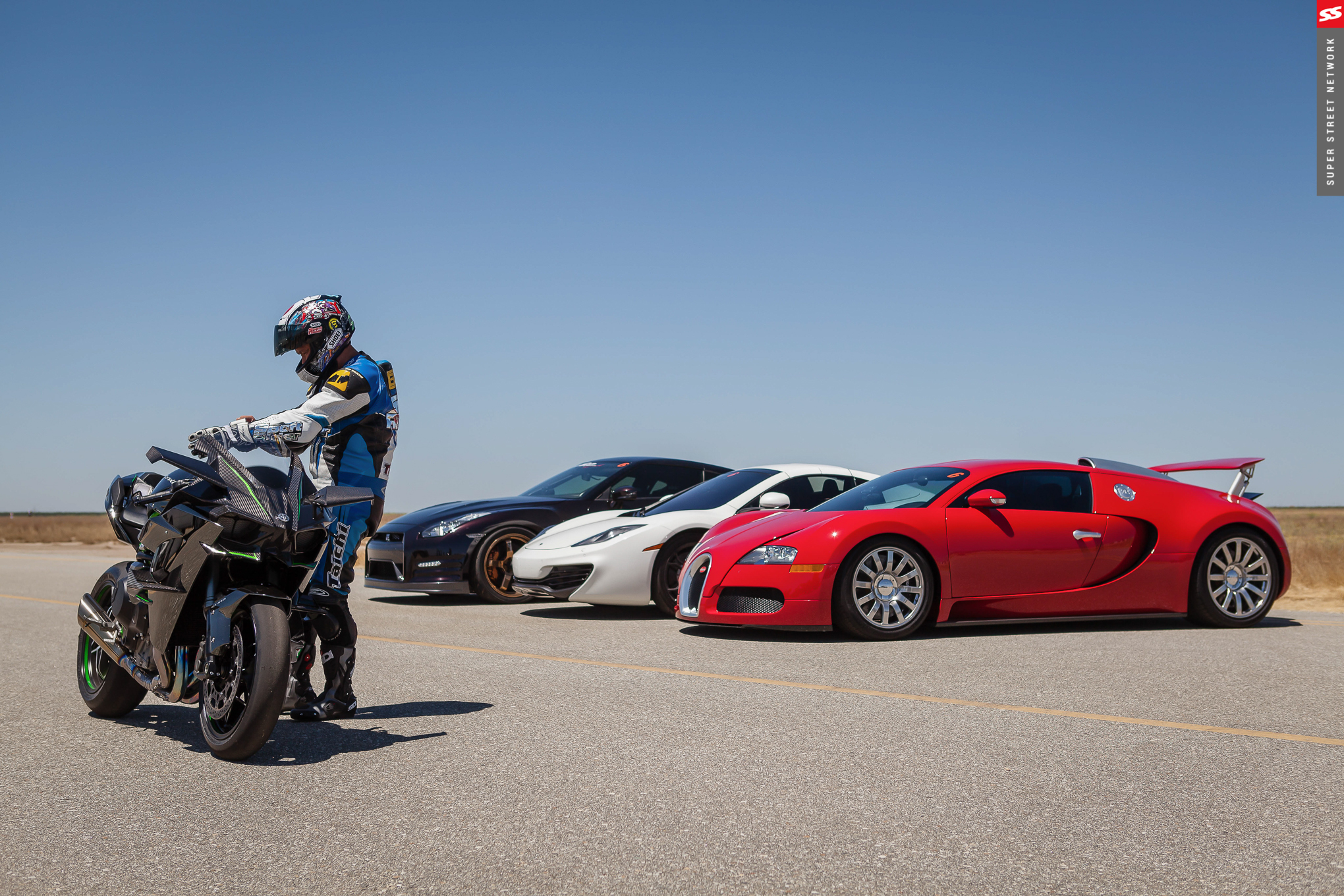 Worlds Fastest Hyperbike Races Bugatti Veyron 1350hp Gt R
