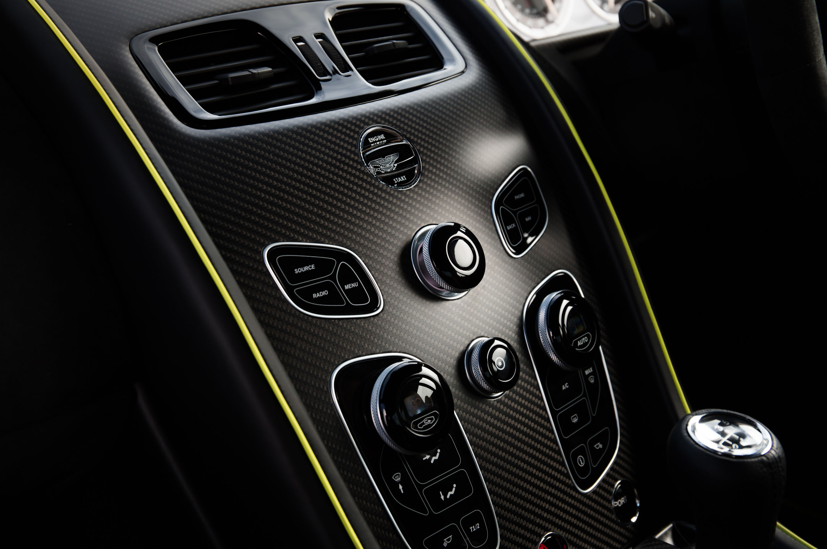 Aston Martin Vantage Amr Limited To 300 Units