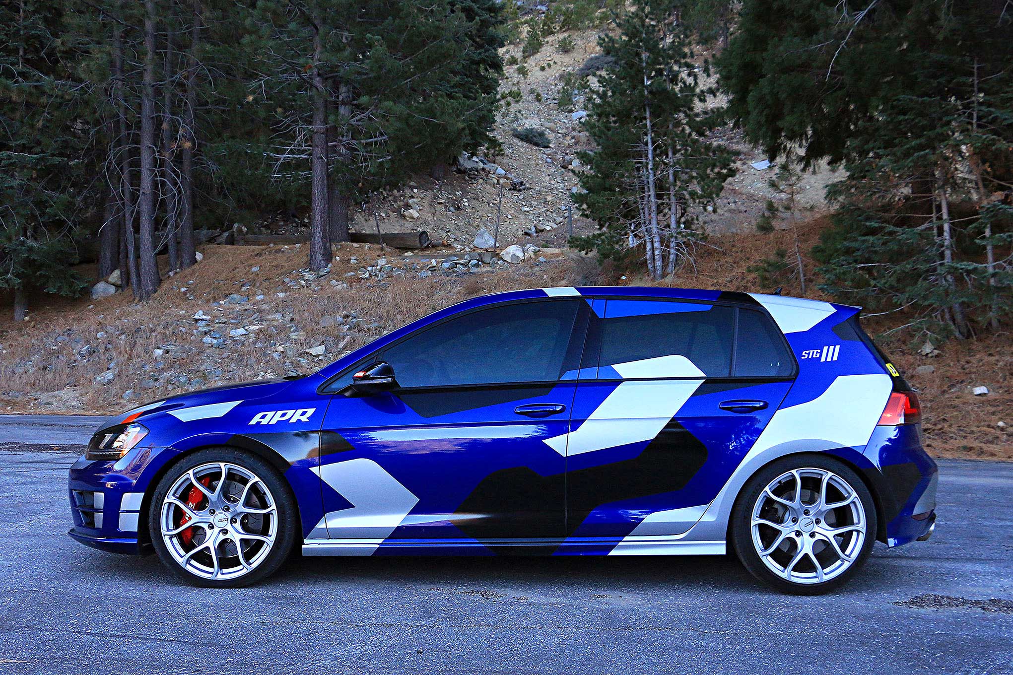 APR VW mk7 golf r APR flow form wheels