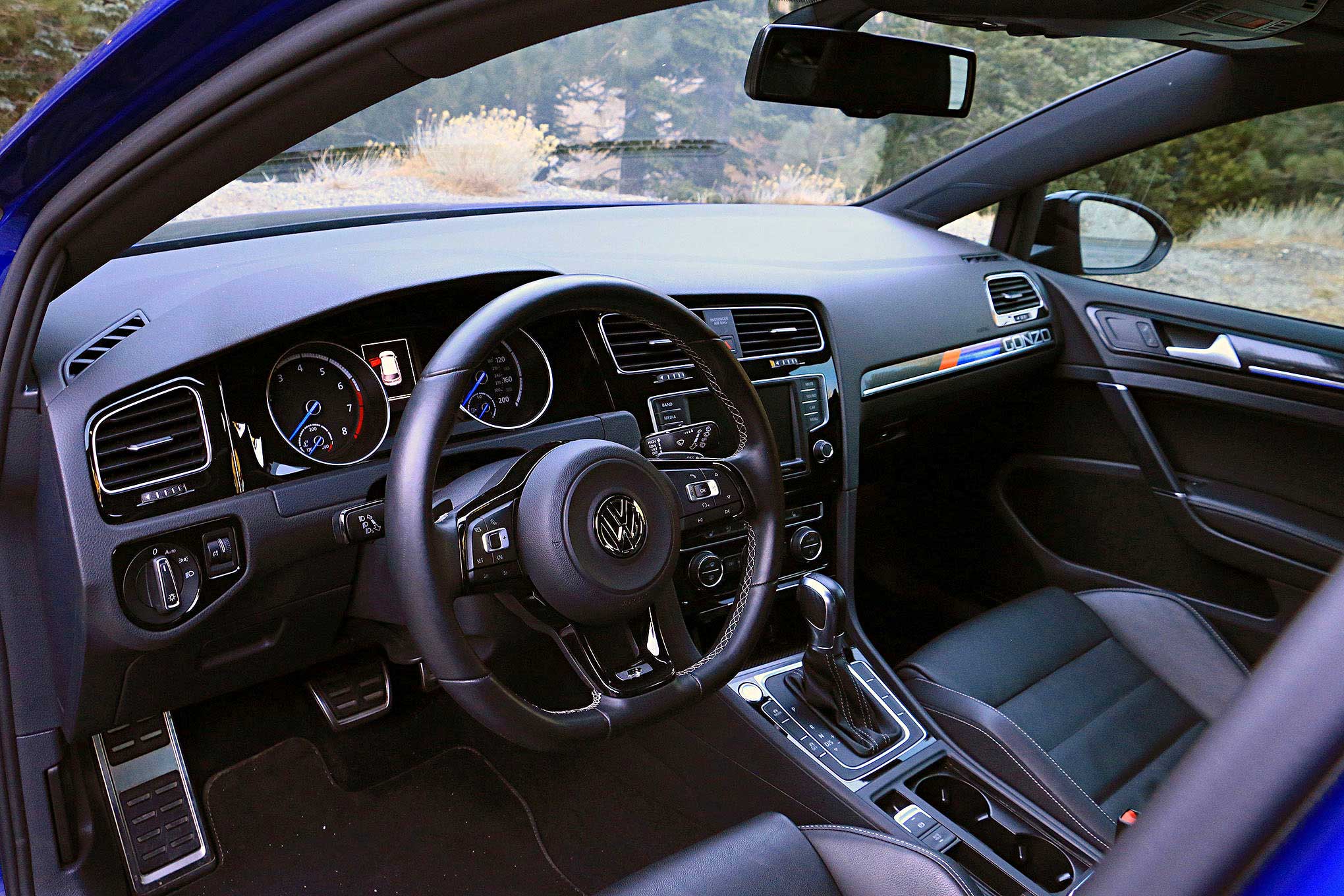 APR VW mk7 golf r steering wheel